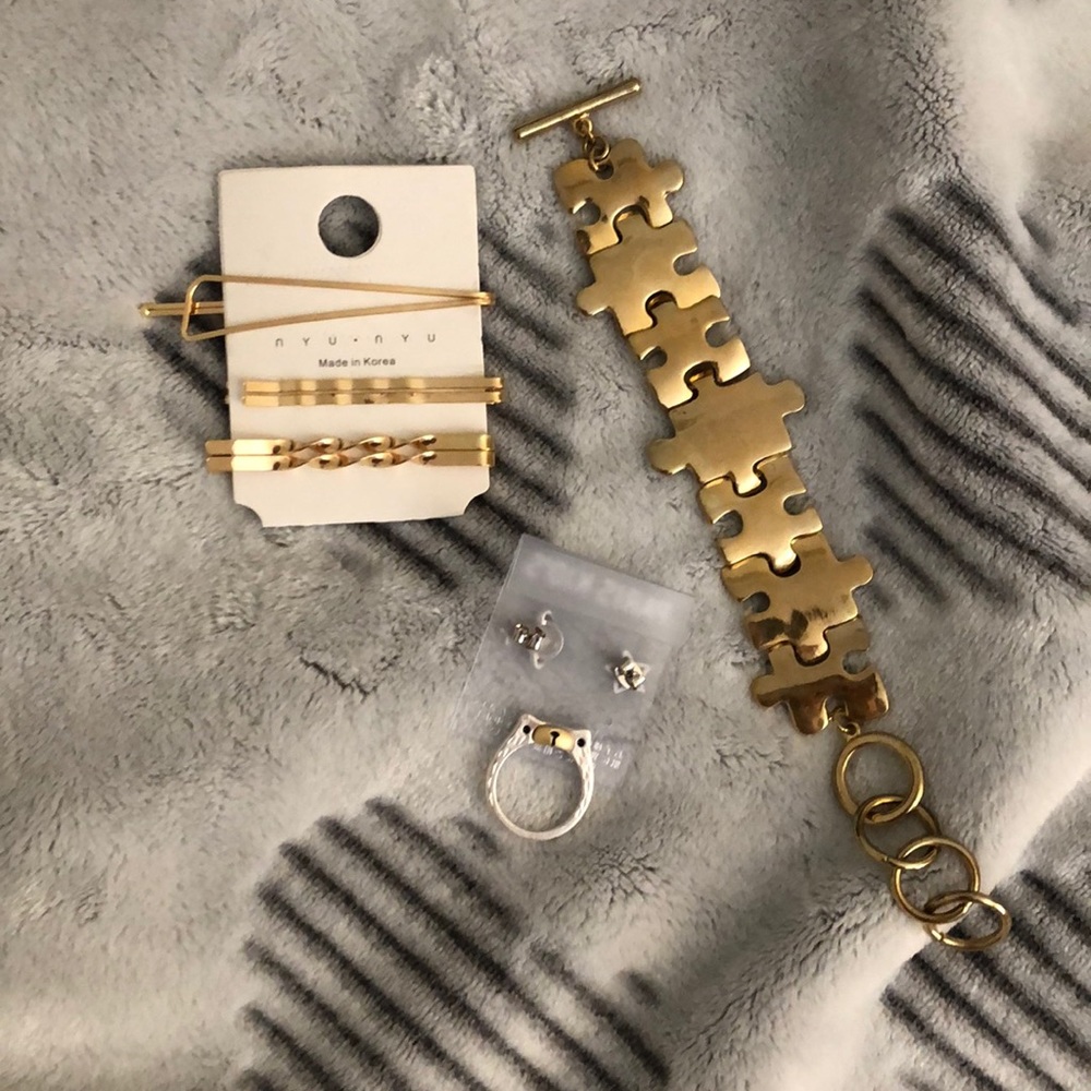 Jewelry accessory bundle - Picture 1 of 8